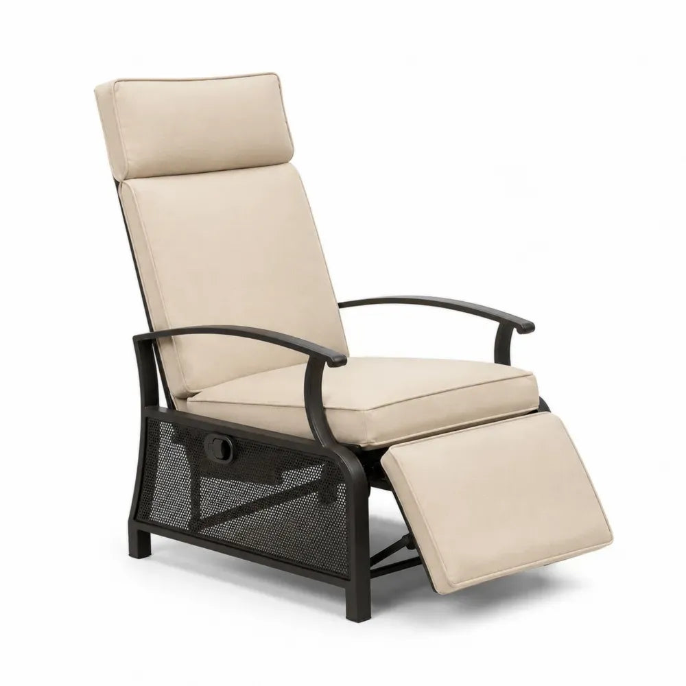 Gartenliegestuhl Relaxsessel verstellbar mit Stahlrahmen Polyesterpolster und Fußteil Beige Dunkelbraun 75 x 95 x 112 cm